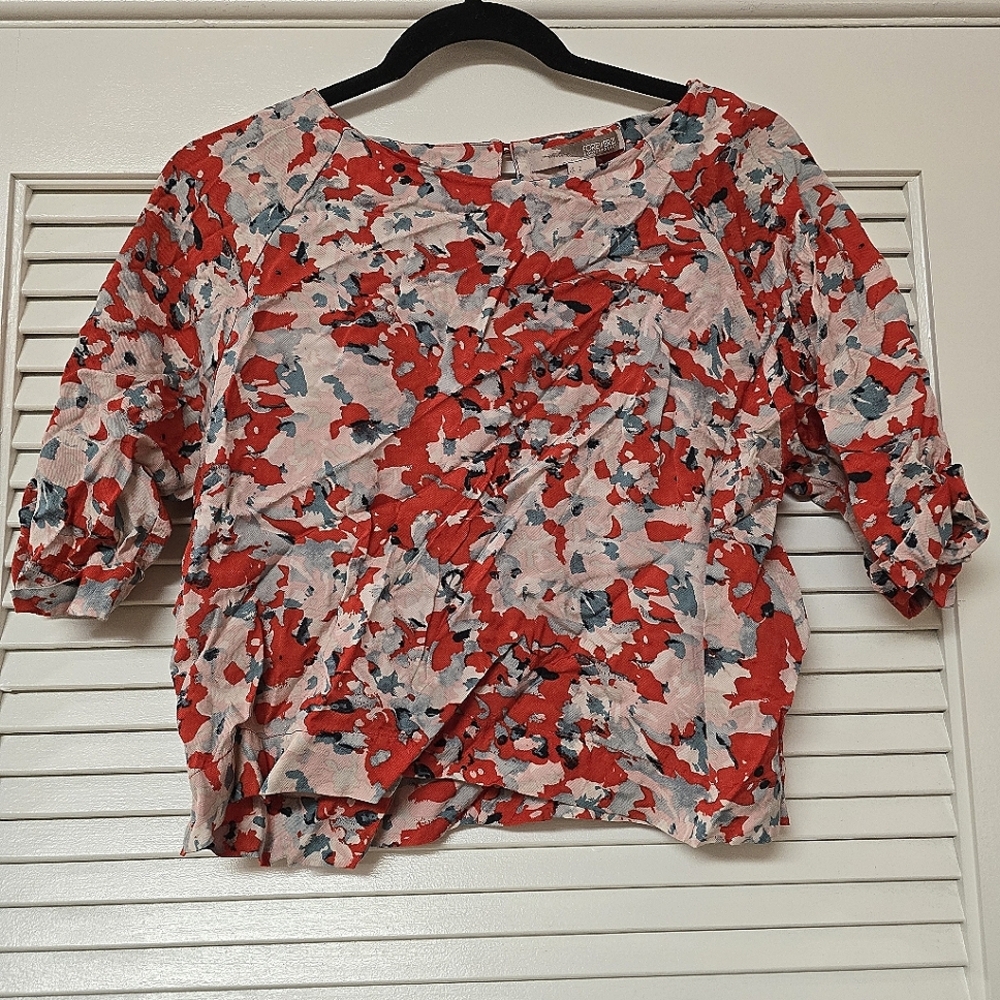 Forever 21 - Floral Lightweight Top With Keyhole Back Detail